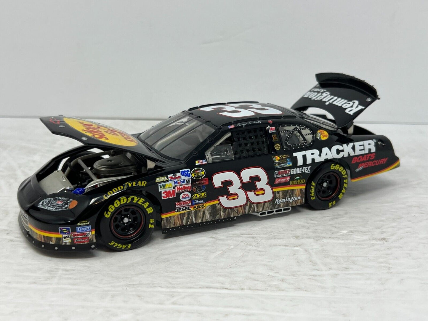 Action Nascar #33 Kerry Earnhardt Bass Pro Shops 2004 Monte Carlo 1:24 Diecast