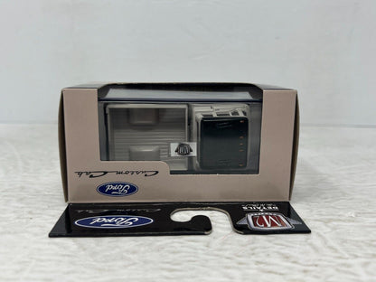 M2 Machines Custom Cab 1970 Ford C-600 1:64 Diecast