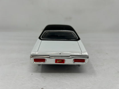 Johnny Lightning 1968 Pontiac GTO 1:24 Diecast