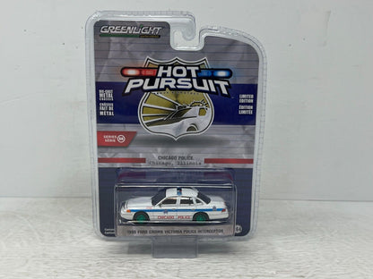 Greenlight Hot Pursuit 1995 Ford Crown Victoria Green Machine 1:64 Diecast