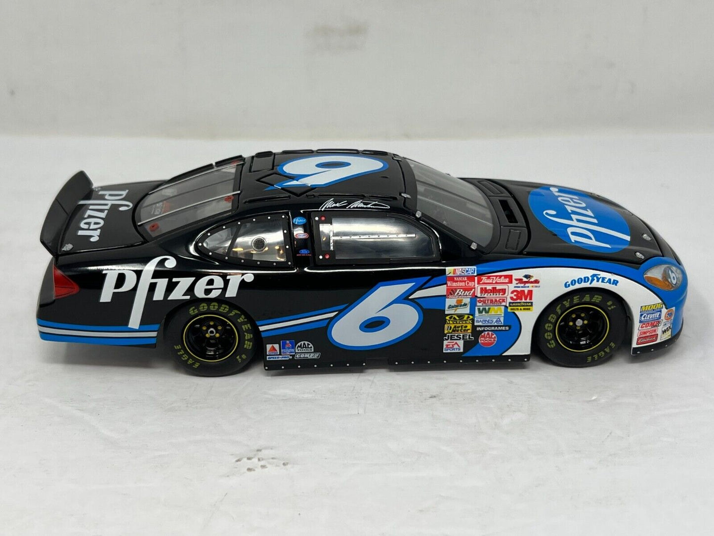 Team Caliber Owners Nascar #6 Mark Martin Pfizer 2003 Ford Taurus 1:24 Diecast