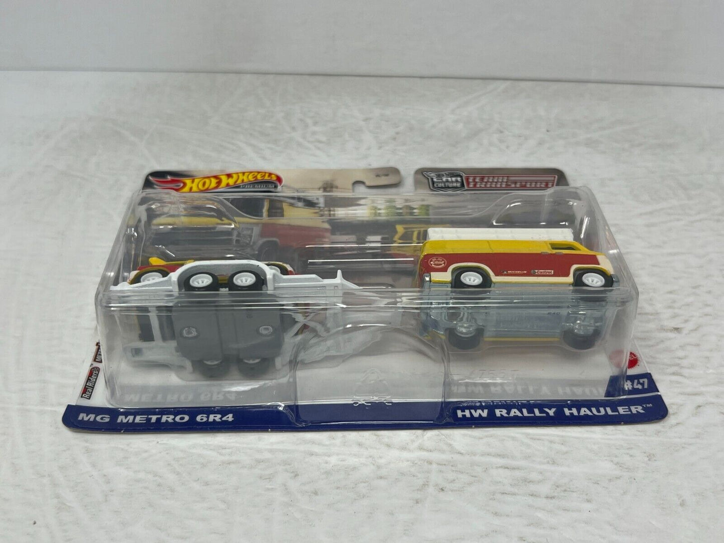 Hot Wheels Premium MG Metro 6R4 HW Rally Hauler #47 Team Transport 1:64 Diecast