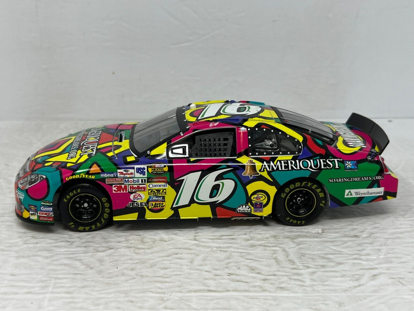 Team Caliber Nascar #16 Greg Biffle Soaring Dreams 2006 Ford Fusion 1:24 Diecast