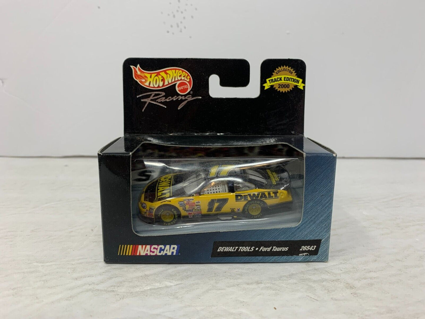 Hot Wheels Racing #17 Dewalt Tools Matt Kenseth Ford Taurus 1:64 Diecast