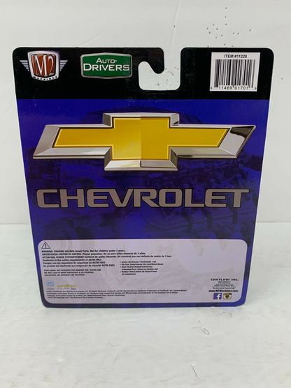 M2 Machines Chevrolet 1966 Chevrolet Corvette 427 R77 1:64 Diecast