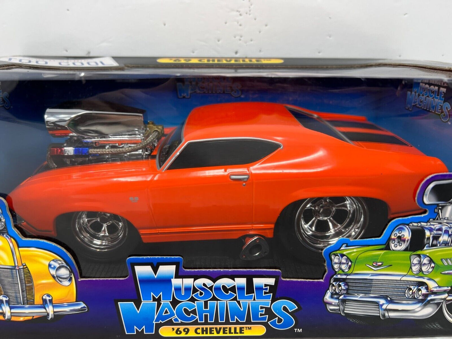 Muscle Machines Too Cool '69 Chevelle 1:18 Diecast