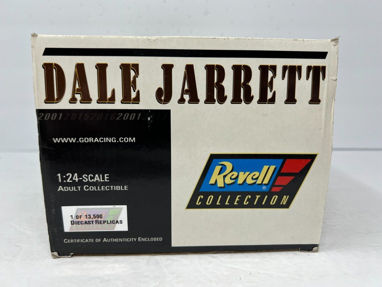 Revell Nascar #88 Dale Jarrett UPS 2001 Ford Taurus 1:24 Diecast