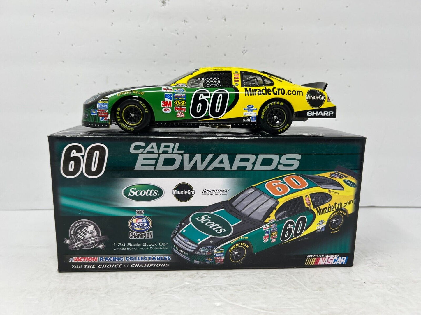 Action Nascar #60 Carl Edwards Scotts Busch Champion 2007 Fusion 1:24 Diecast