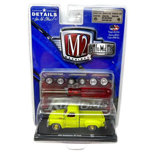 M2 Machines Auto-Wheels Chase 1954 Studebaker 3R Truck R07 1:64 Diecast