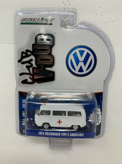 Greenlight Club V-Dub 1975 Volkswagen Type 2 Ambulance 1:64 Diecast