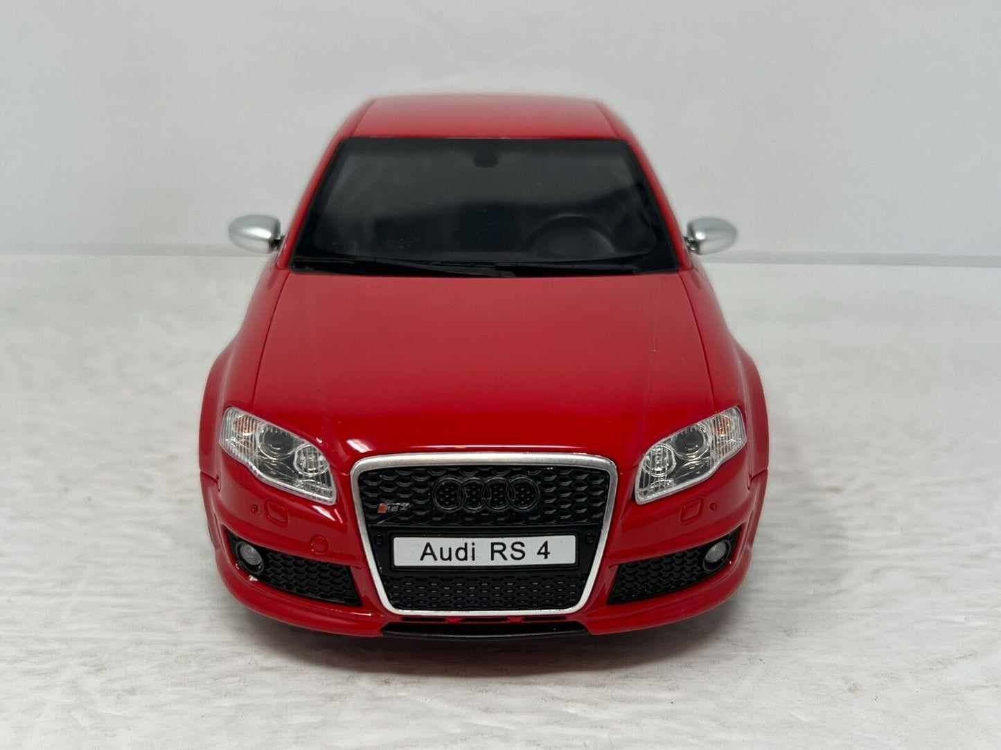 Otto Mobile Audi RS4 B7 Sedan Red 1:18 Resin Model