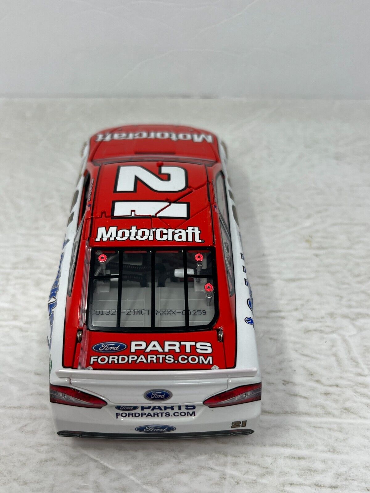 Lionel Nascar #21 Trevor Bayne Motorcraft Quicklane 2013 Ford Fusion 124 Diecast