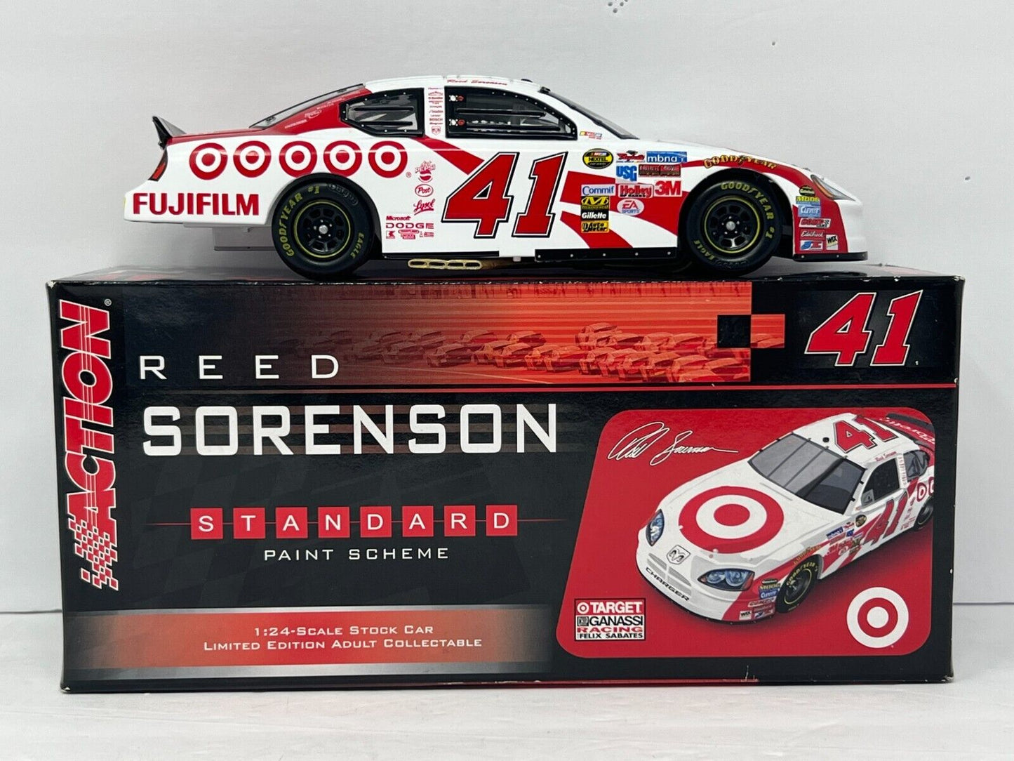 Action Nascar #41 Reed Sorenson Target 2006 Dodge Charger 1:24 Diecast