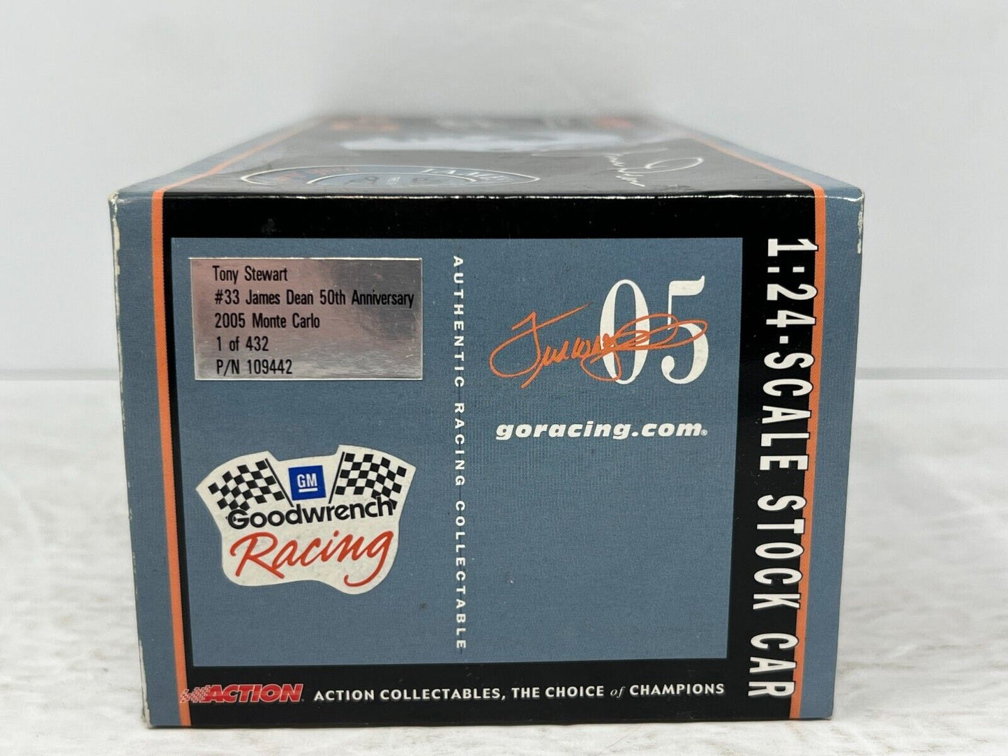 Action Nascar #33 Tony Stewart James Dean 50th GM Dealers 2005 1:24 Diecast