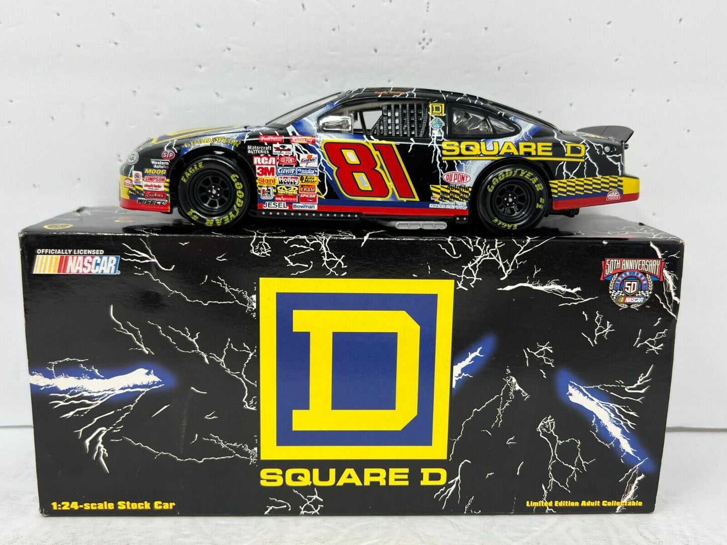 Action Nascar #81 Kenny Wallace Square D Lightning 1998 Ford Taurus 1:24 Diecast