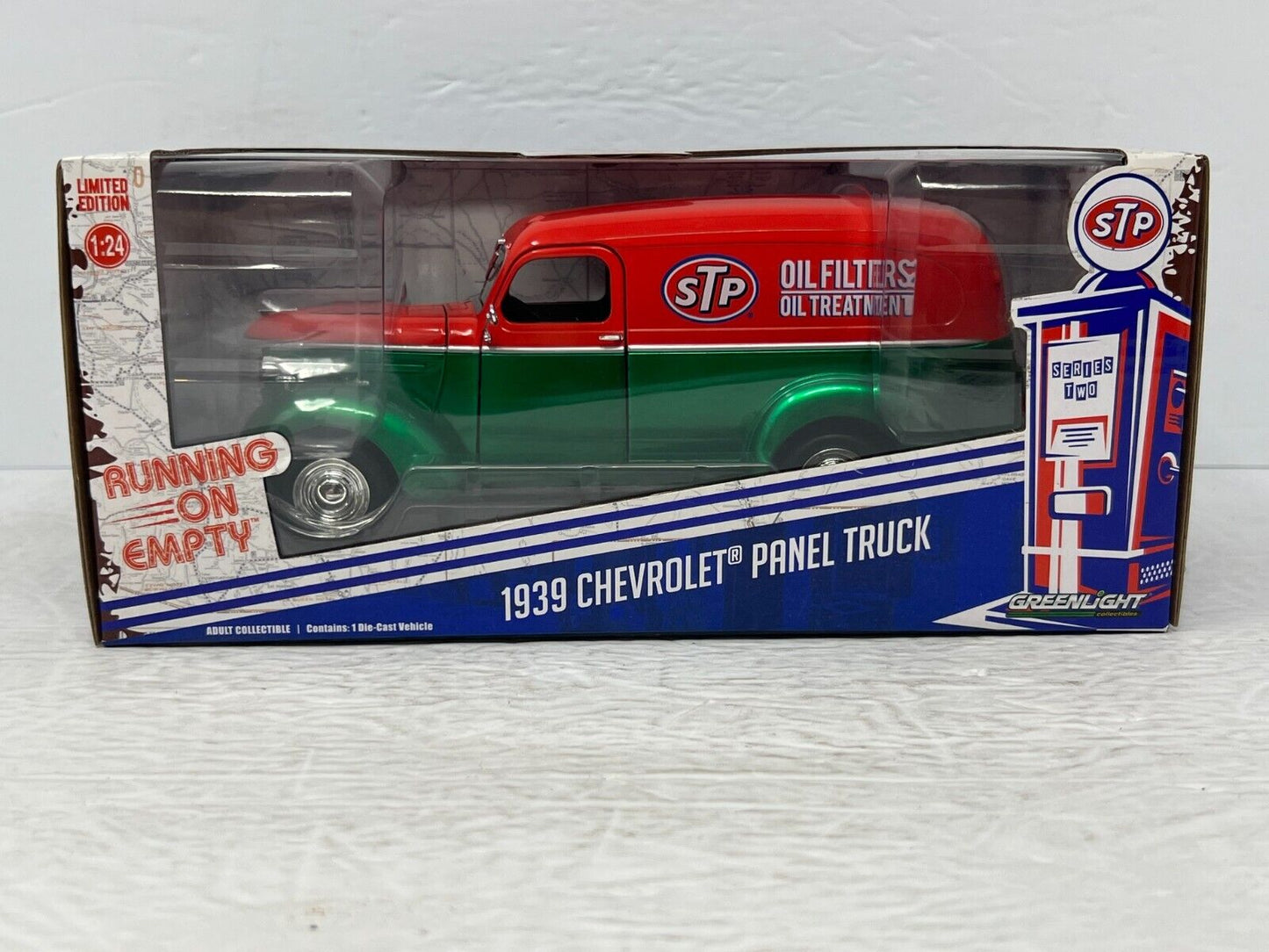 Greenlight Running on Empty 1939 Chevrolet Panel Truck Green Machine 124 Diecast