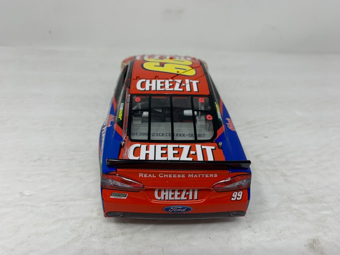 Lionel Racing Nascar #99 Carl Edwards Cheez-It 2013 Ford Fusion 1:24 Diecast