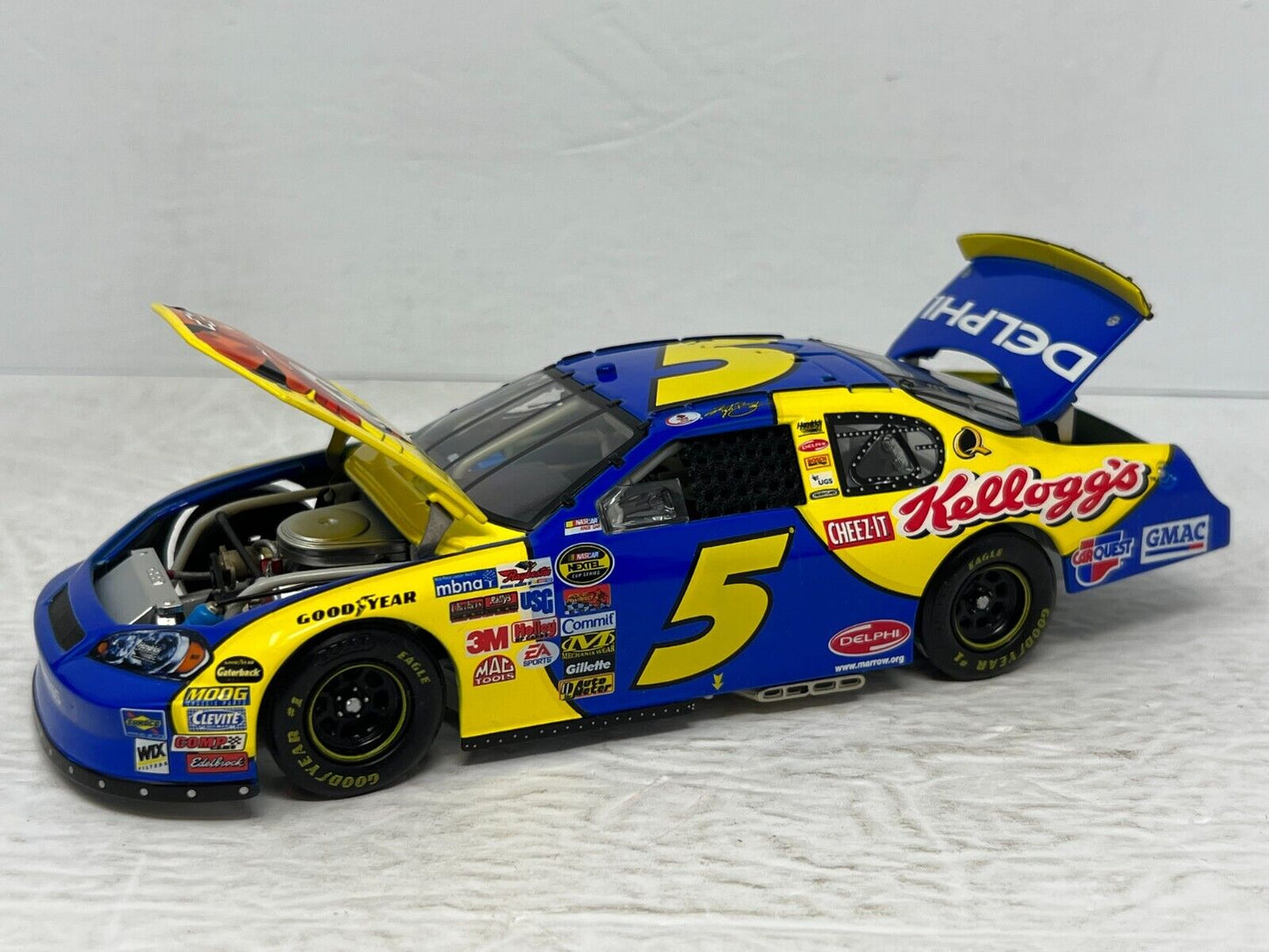 Team Caliber Preferred Nascar #5 Terry Labonte Kellogg's 2000 Chevy 1:24 Diecast