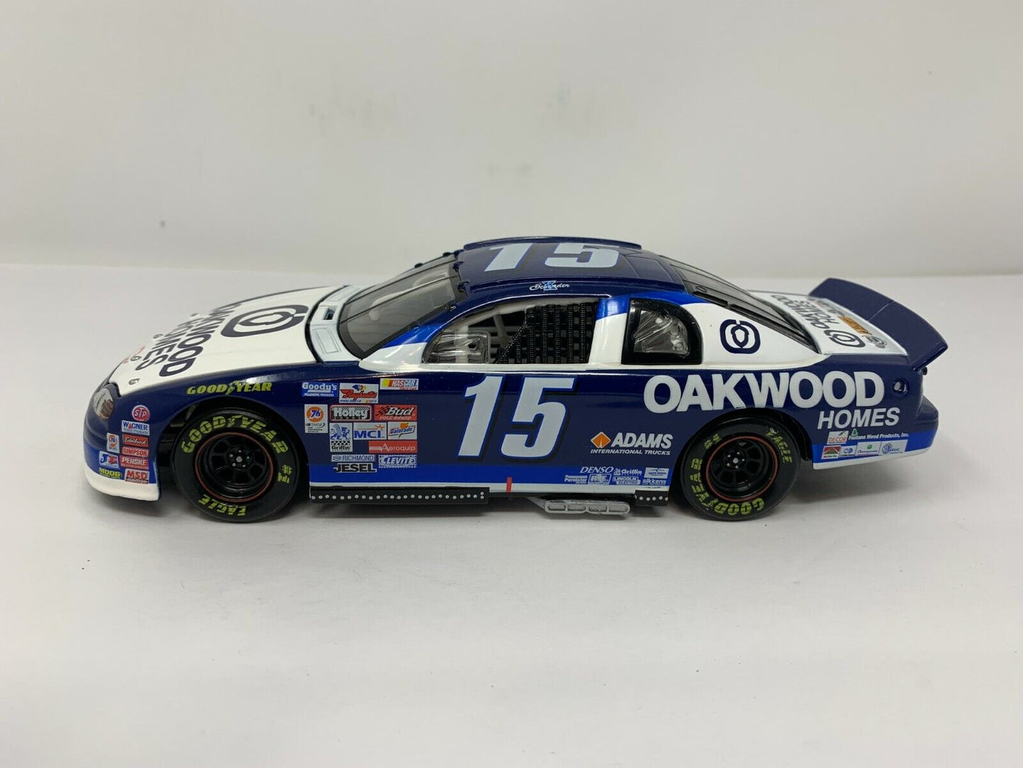 Action Nascar Ken Schrader #15 Oakwood Homes 1999 Monte Carlo Bank 1:24 Diecast