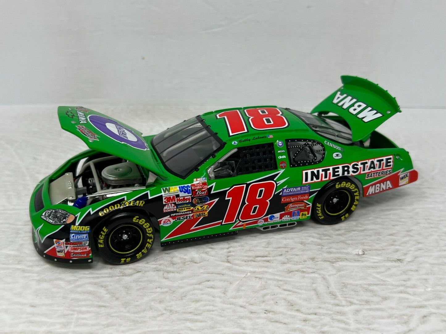 Action Nascar #18 Bobby Labonte Interstate Batteries Advair 2003 1:24 Diecast