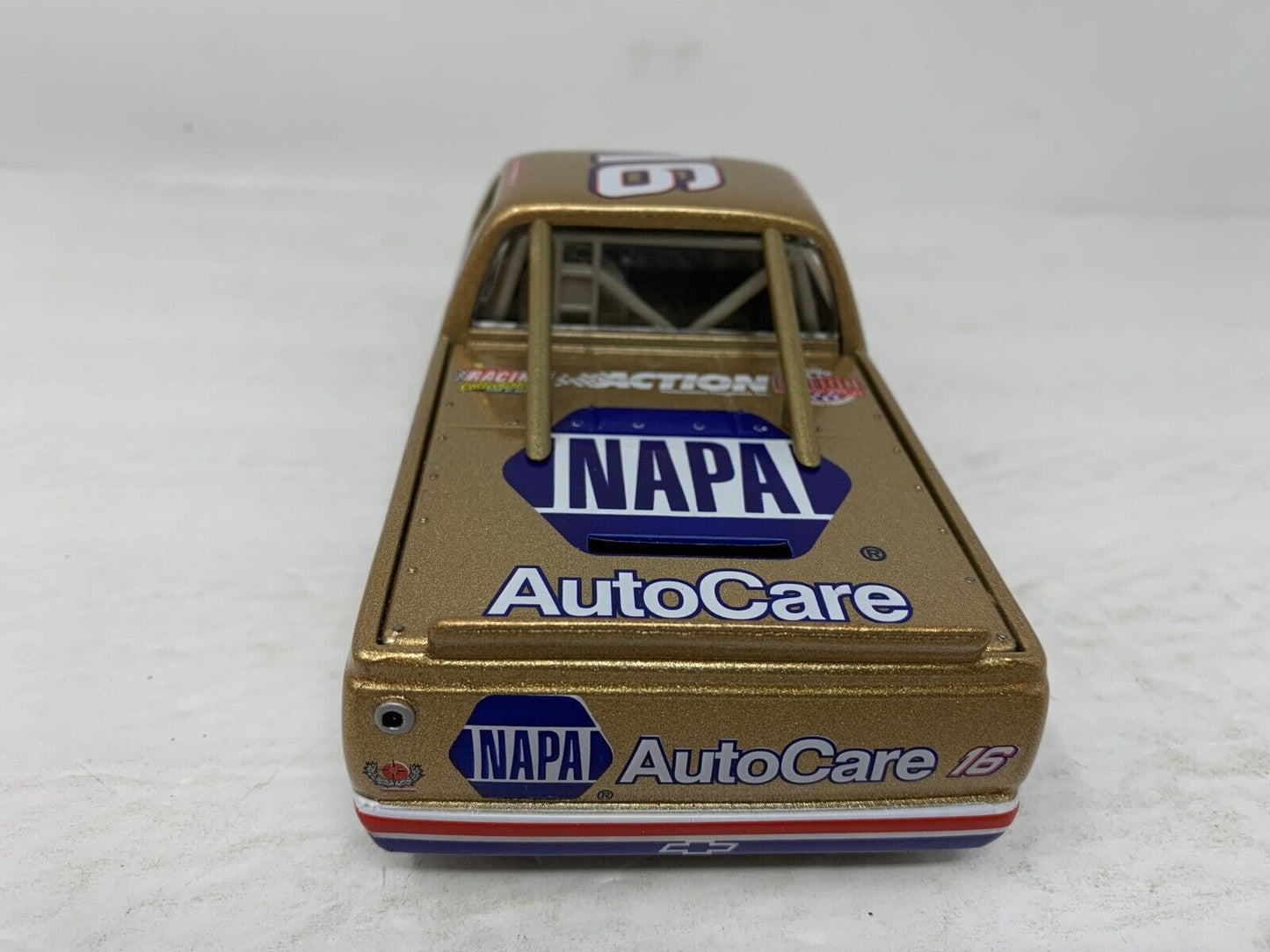 Action Nascar #16 Ron Hornaday Napa Gold 1997 Chevy Race Track BANK 1:24 Diecast