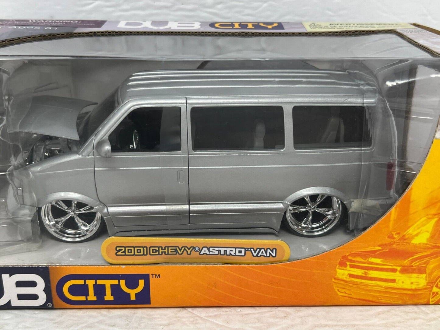 Jada Dub City 2001 Chevy Astro Van 124 Diecast