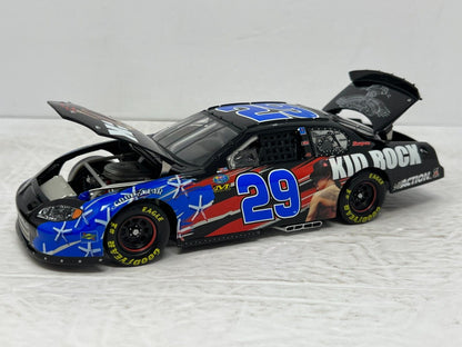 Action Nascar #29 Tony Stewart Kid Rock GM Dealers 2004 Monte Carlo 1:24 Diecast