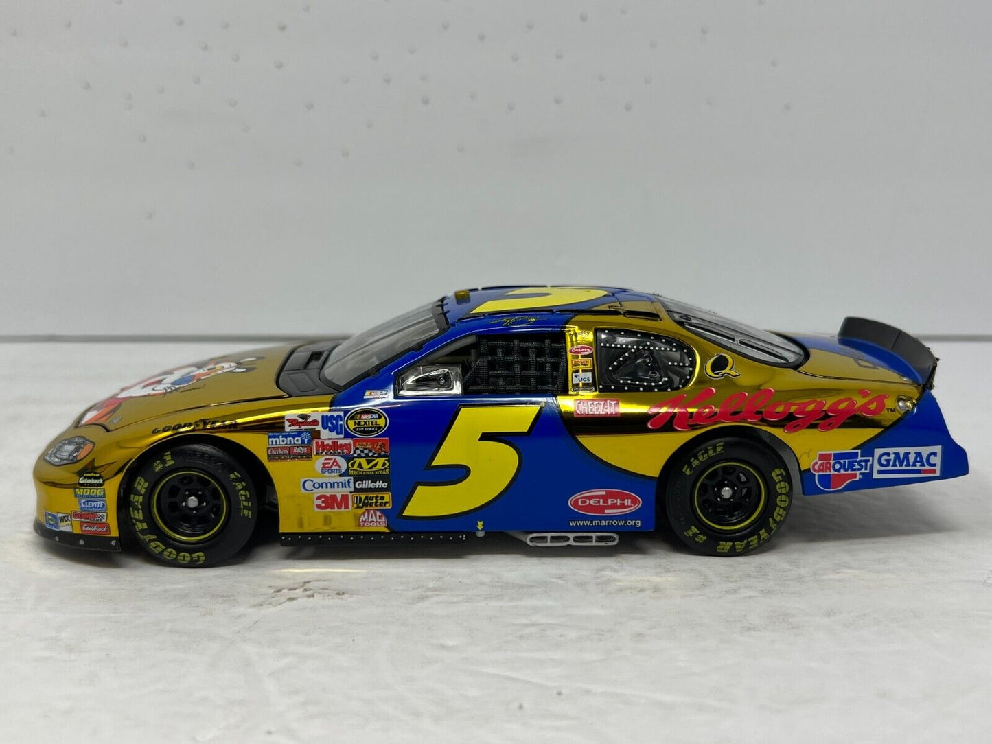 Action Nascar #5 Kyle Busch Kellogg's 2005 Monte Carlo Color Chrome 1:24 Diecast