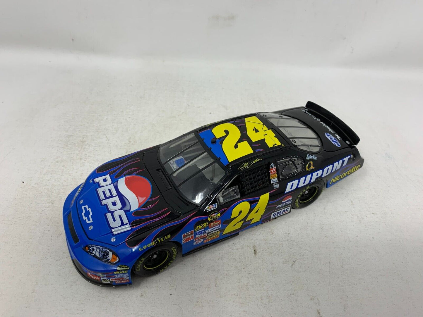 Motorsports Authentics #24 Jeff Gordon Pepsi 2007 Monte Carlo SS 1:24 Diecast