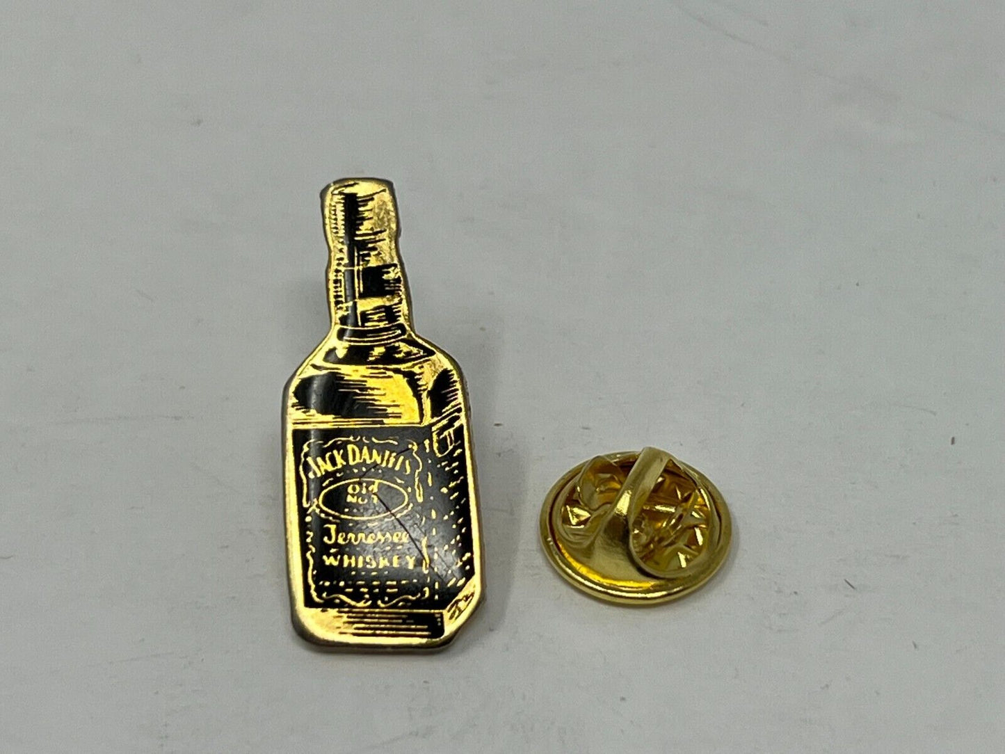 Jack Daniel's Tennessee Whiskey Bottle Beer & Liquor Lapel Pin