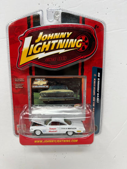 Johnny Lightning Chevy Thunder 1962 Chevy Bel Air Super Stock 1:64 Diecast