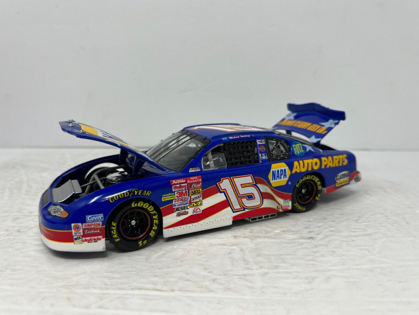 Action Nascar #15 Michael Waltrip NAPA Stars & Stripes 2001 Chevy 1:24 Diecast