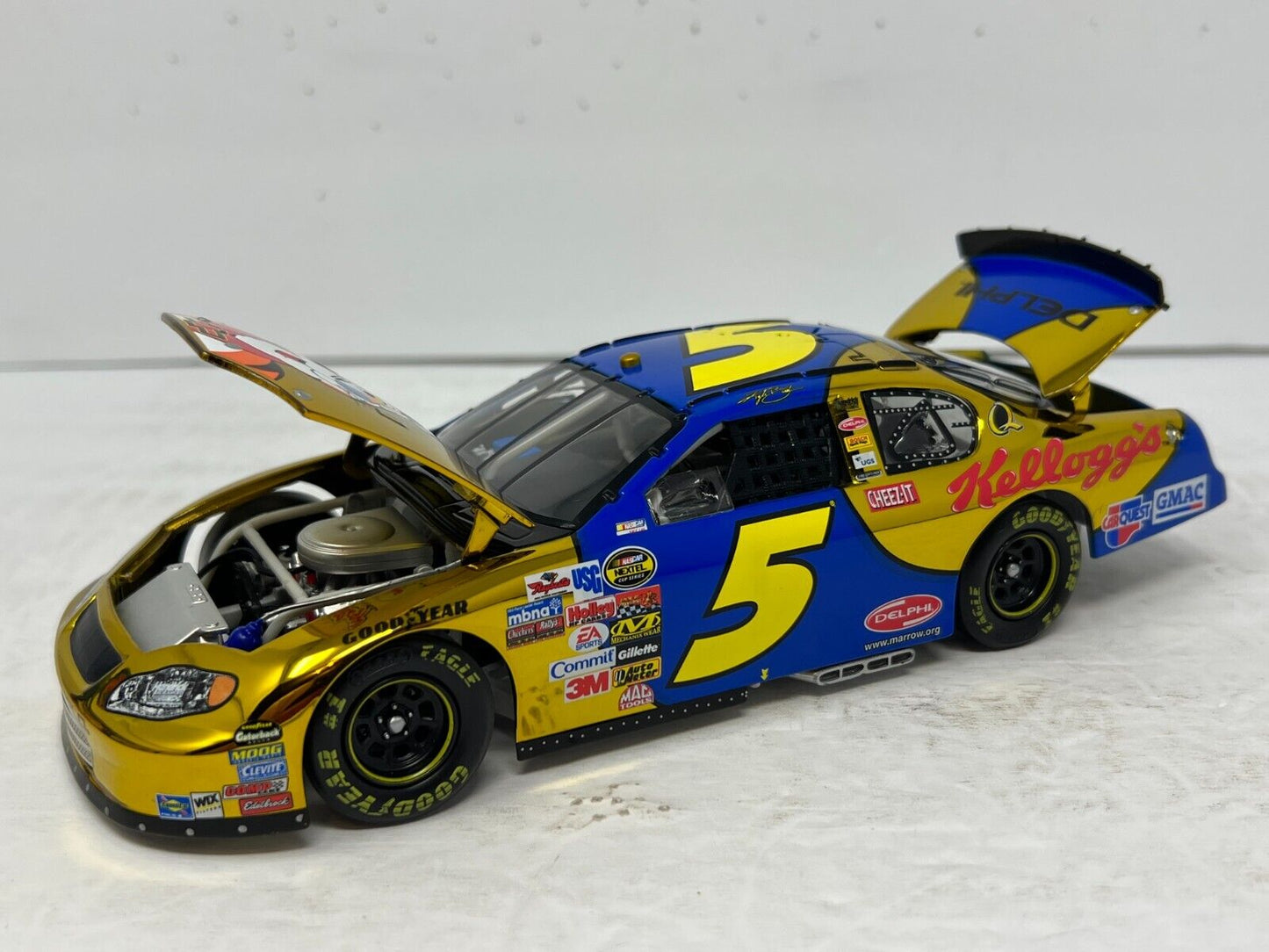 Action Nascar #5 Kyle Busch Kellogg's 2005 Monte Carlo Color Chrome 1:24 Diecast