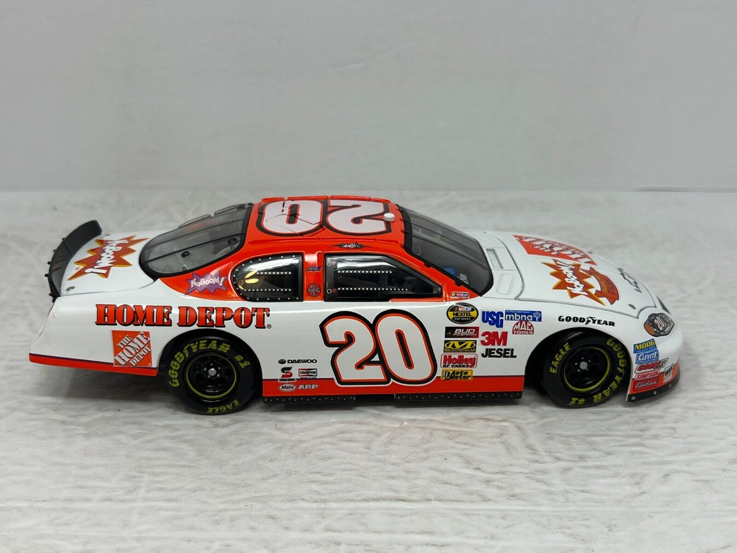 Action Nascar #20 Tony Stewart Home Depot Kaboom GM Dealers 2005 1:24 Diecast