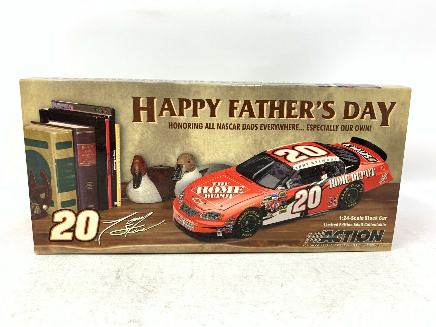 Action Nascar #20 Tony Stewart Home Depot Happy Father's Day 1:24 Diecast