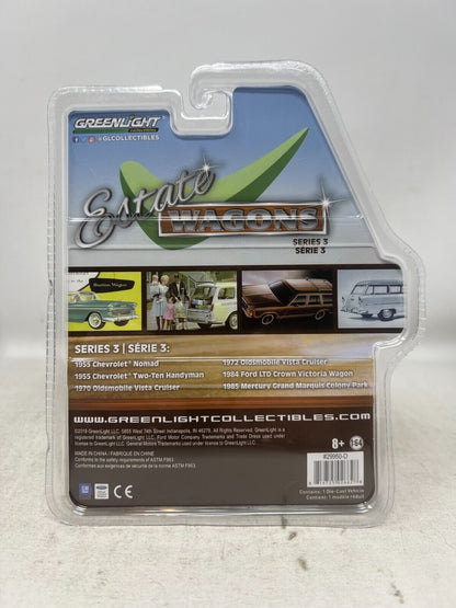 Greenlight Estate Wagons Series 3 1972 Oldsmobile Vista Cruiser 1:64 Diecast