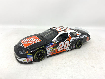 Action Nascar #20 Tony Stewart Home Depot Reverse Paint 1:24 Diecast & Figure