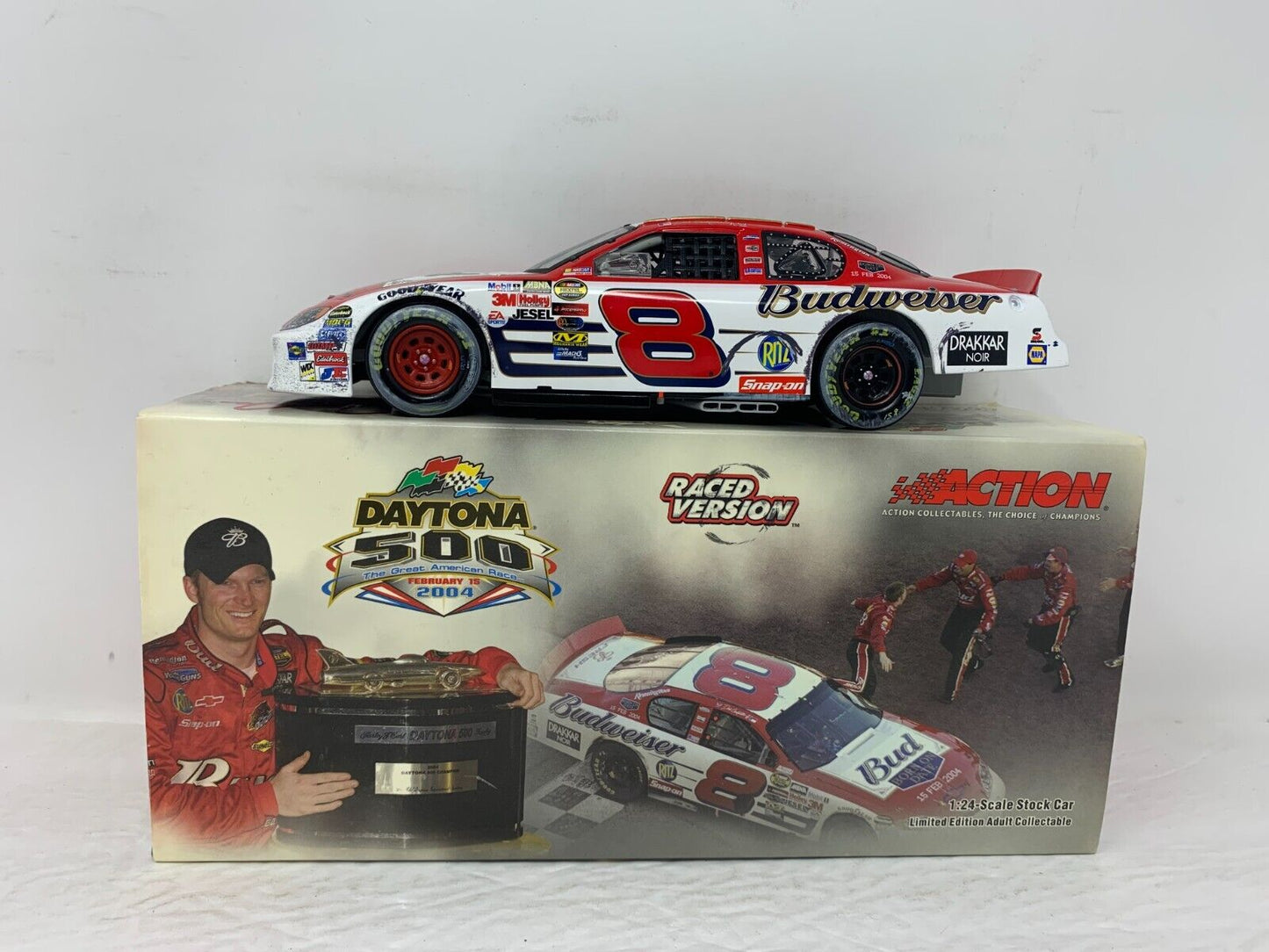 Action Nascar #8 Budweiser Dale Earnhardt Jr Daytona Win 1:24 Diecast & Figure