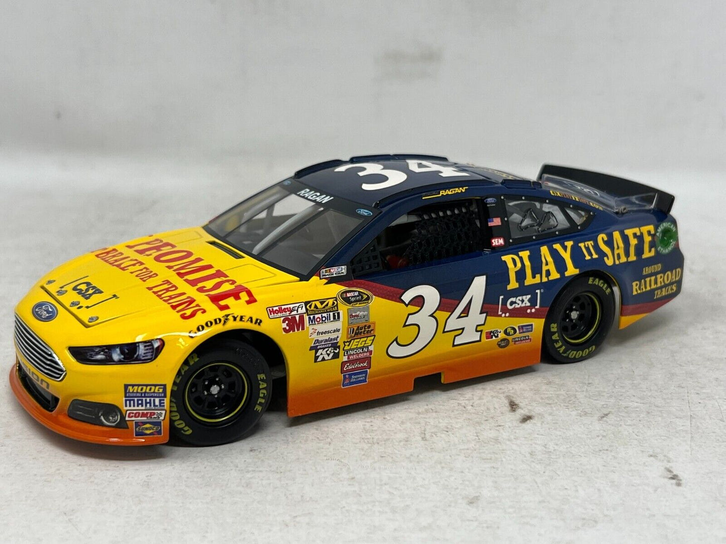 Lionel Racing Nascar #34 David Ragan CSX 2013 Ford Fusion 1:24 Diecast