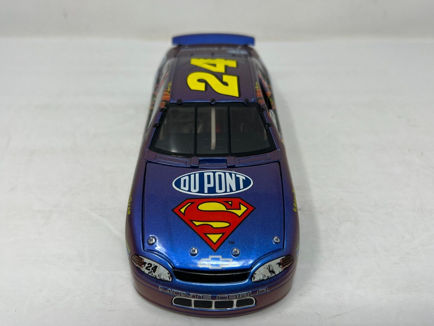 Action Nascar #24 Jeff Gordon Dupont Superman Chevy Monte Carlo 1:24 Diecast