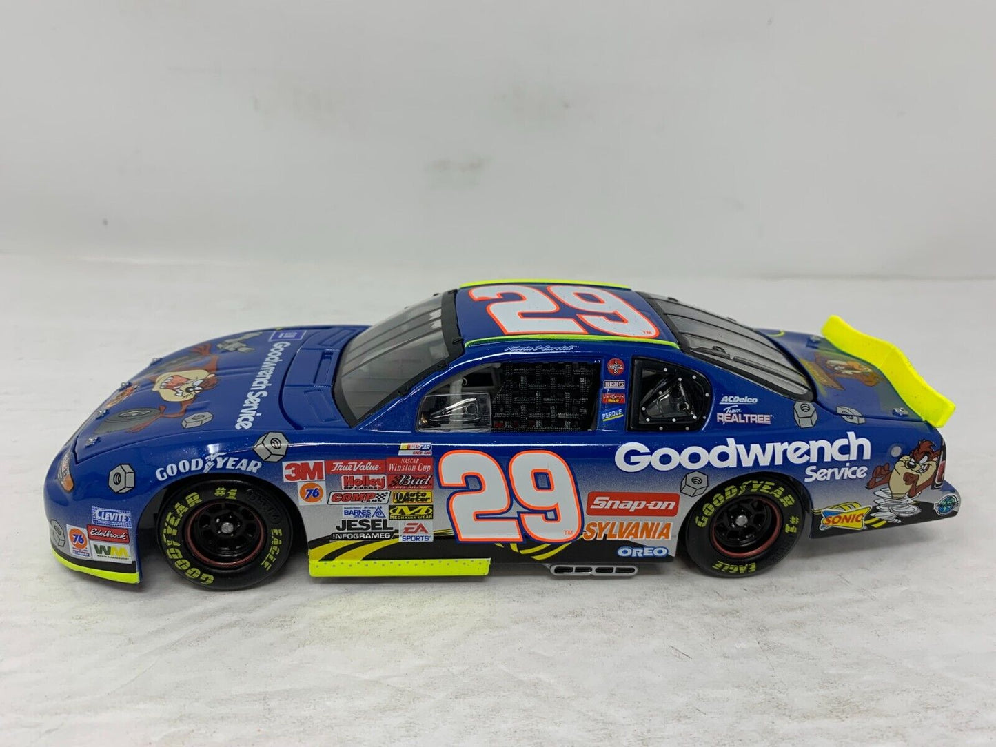 Action Nascar #29 Kevin Harvick GM Goodwrench Looney Tunes Rematch 1:24 Diecast