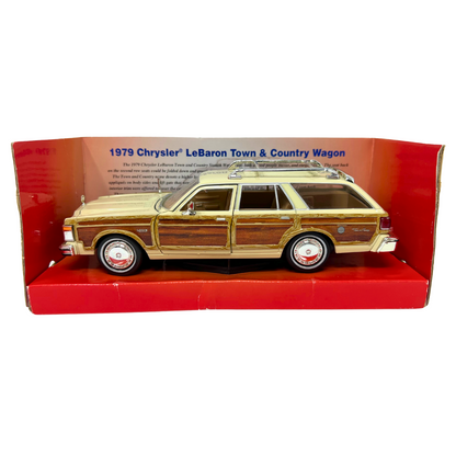 Motormax Fresh Cherries 1979 Chrysler LeBaron Town & Country Wagon 1:24 Diecast