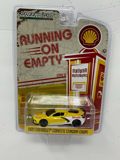 Greenlight Running on Empty 2021 Chevrolet Corvette Stingray Coupe 1:64 Diecast