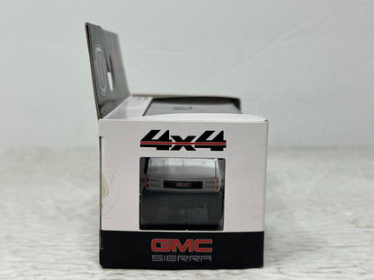 M2 Machines 1998 GMC Sierra 1500 4x4 164 Diecast