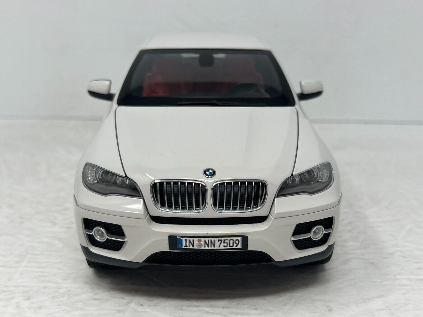 Kyosho BMW X6 xDrive50i 1:18 Diecast *Damaged and Customized*