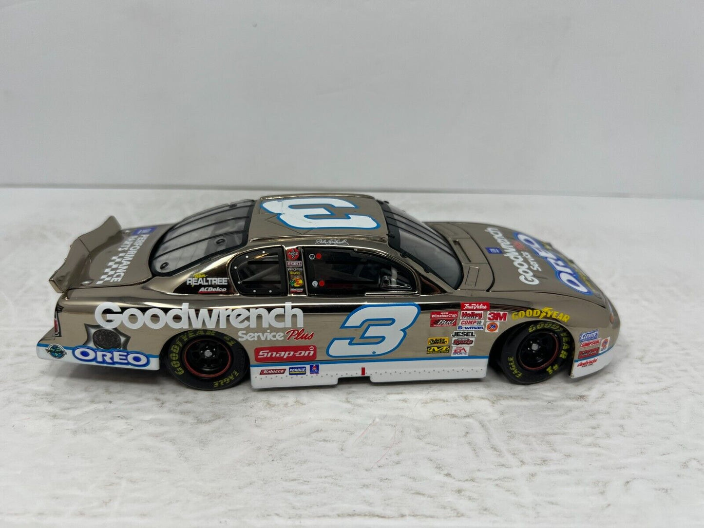 Action Nascar #3 Dale Earnhardt Sr. Oreo Goodwrench GM Dealers 2001 1:24 Diecast